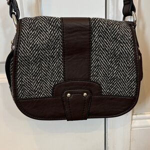 St John’s Bay Herringbone Crossbody purse